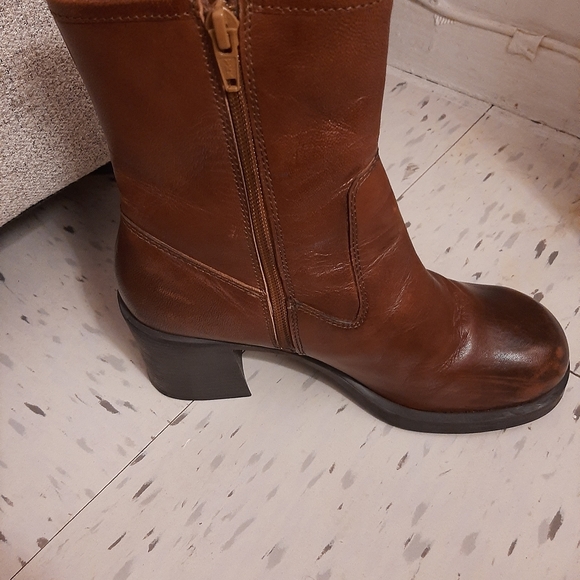 Lyla 70's Cognac BootRegular price$119.00 - Picture 3 of 15